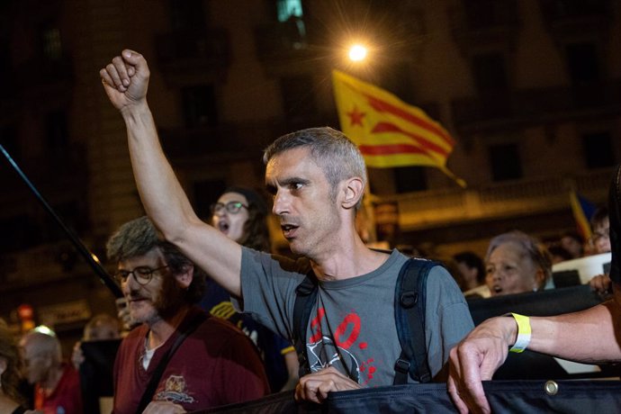 Archivo - L'activista Roger Español 