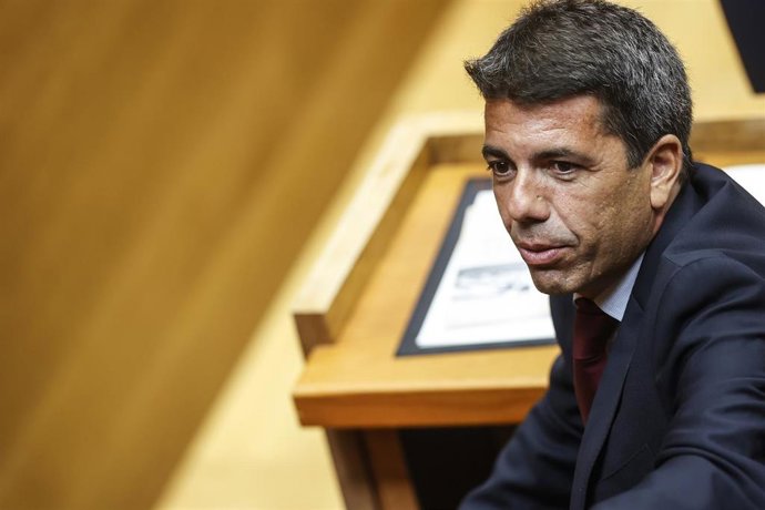 Archivo - El futuro 'president' de la Generalitat y presidente del PPCV, Carlos Mazón, durante la constitución de la XI Legislatura de Les Corts de Valencia, a 26 de junio de 2023, en Valencia, Comunidad Valenciana (España).