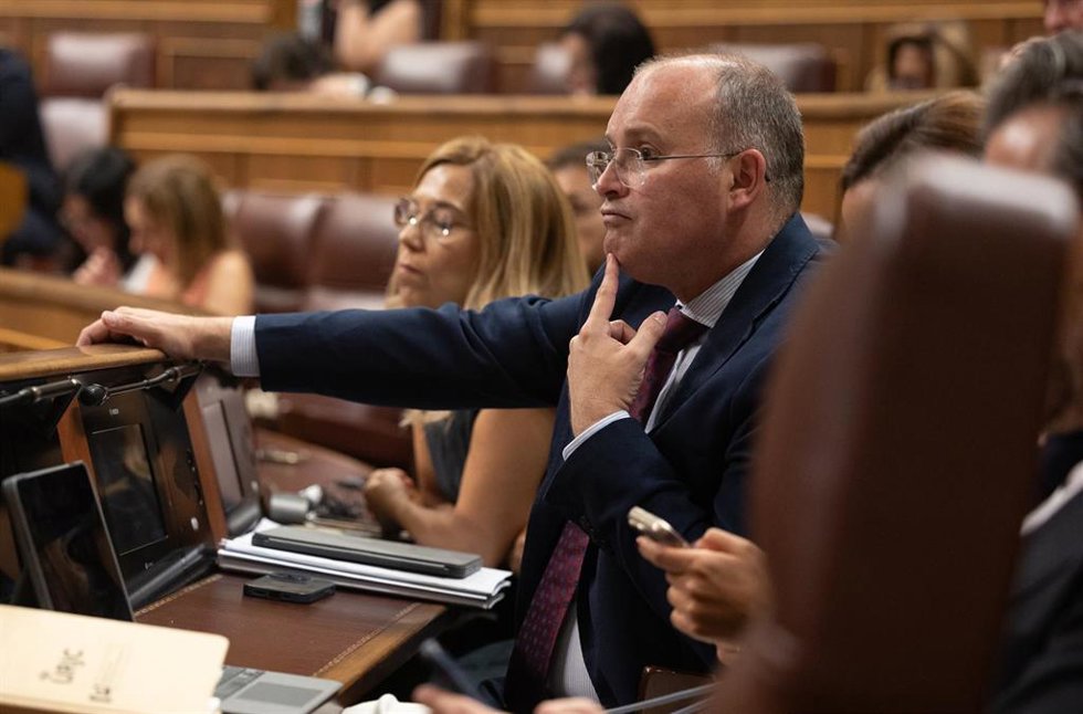 Archivo - El portavoz del PP en el Congreso, Miguel Tellado, durante una sesión plenaria 
