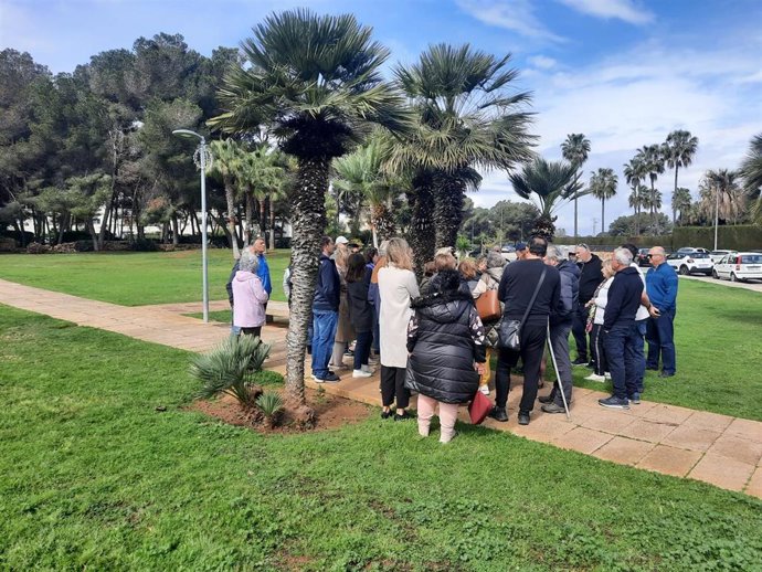 Archivo - Vecinos concentrados en Maioris