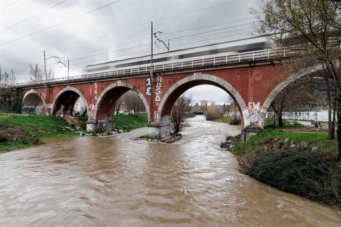 El cauce del río Manzanares, a 19 de marzo de 2025, en Madrid (España). 