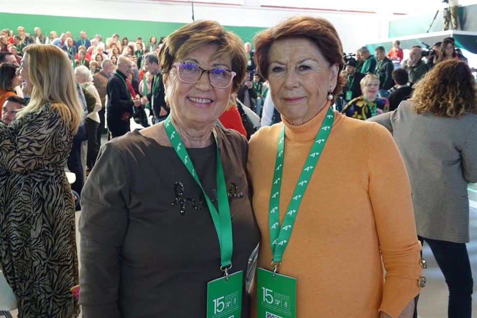 Marisa Bustinduy y Magdalena Alvarez en el congreso PSOE-A en una imagen de archiv