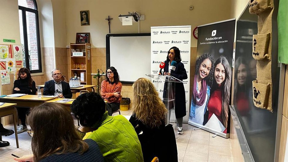 La sobrecarga de responsabilidades y la creciente complejidad en las aulas ponen en jaque la profesión docente
