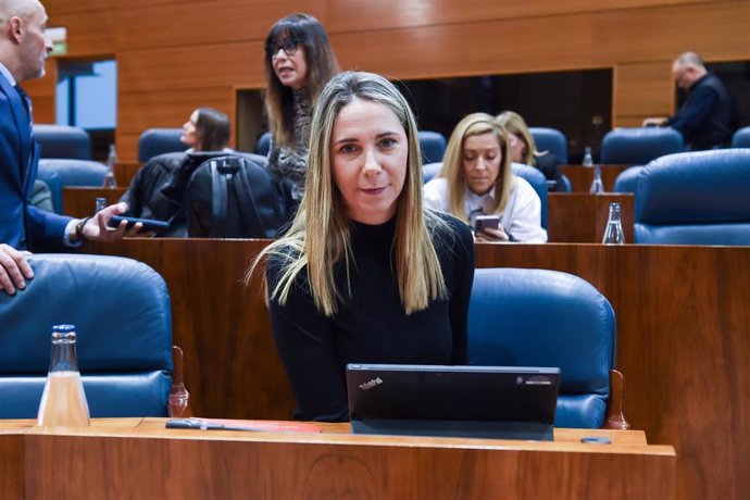 La portavoz del PSOE en la Asamblea de Madrid, Mar Espinar, durante un pleno en la Asamblea de Madrid, a 20 de marzo de 2025.