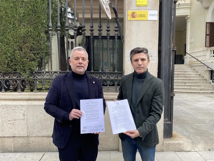 El portavoz del PP en la Diputación de Granada, Nicolás Navarro, y el portavoz del PP en el Ayuntamiento, Jorge Saavedra.