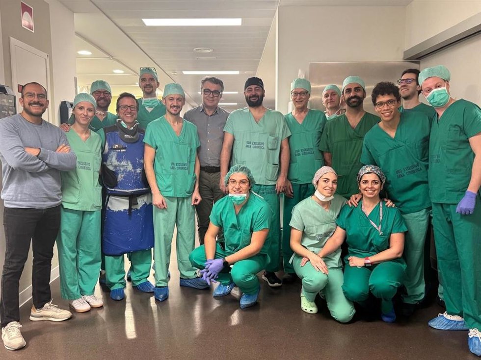 El Álvaro Cunqueiro, "pionero mundial" en la reparación de la válvula mitral con un procedimiento "mínimamente" invasivo.