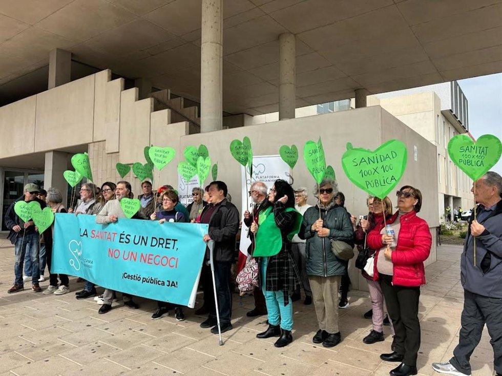 La Plataforma del Vinalopó se concentrará este sábado para rechazar la prórroga de cinco años a Ribera Salud.