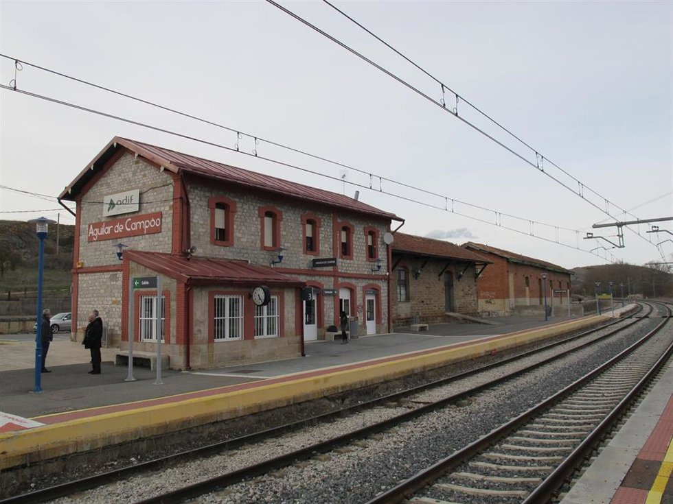 Adif adjudica por 2,8 millones las obras de supresión de un paso a nivel en Aguilar de Campoo (Palencia)