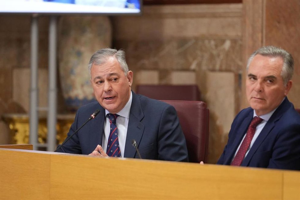 Archivo - Imagen de archivo de José Luis Sanz en el pleno