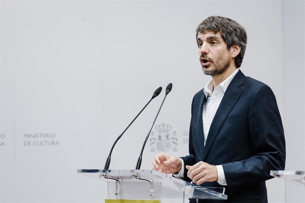 Archivo - El ministro de Cultura, Ernest Urtasun, durante una rueda de prensa, en el Auditorio Jorge Semprún, a 10 de febrero de 2025, en Madrid (España).