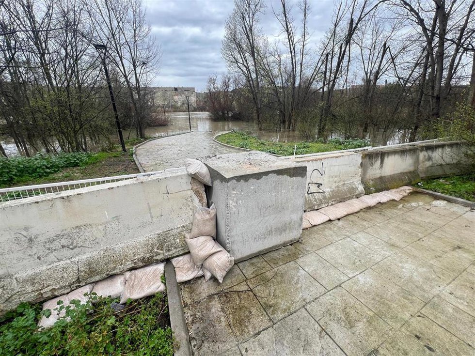 Crecida del río Tajo a la altura de Parapléjicos.