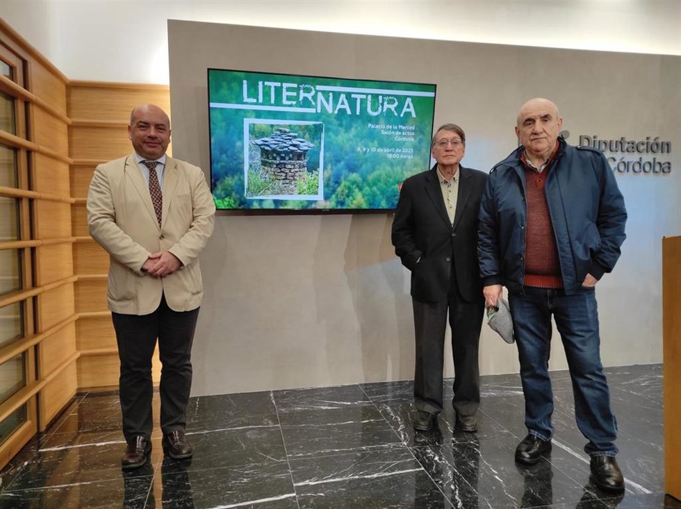(Desde La Izda.) Duque, Araújo Y López Andrada En La Presentación De 'Liternatura'.