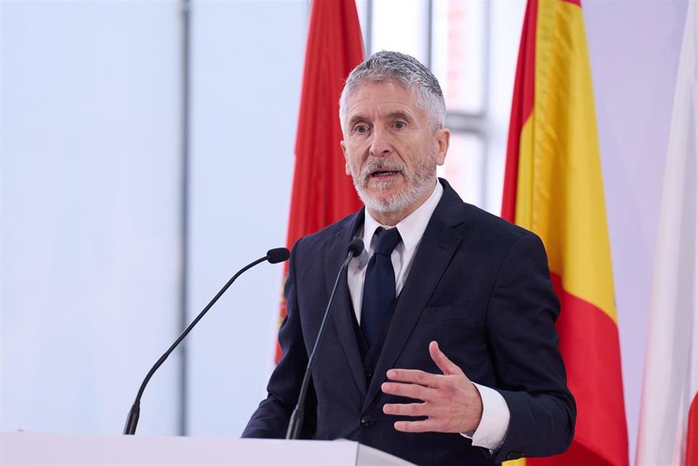 El ministro del Interior, Fernando Grande-Marlaska, interviene durante la inauguración de la reforma integral del centro penitenciario de El Dueso