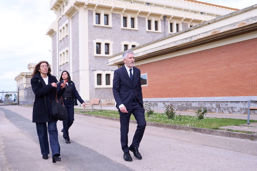El ministro del Interior, Fernando Grande-Marlaska, vista la renovación del penal de El Dueso