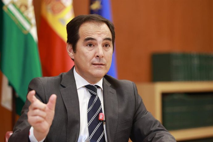 Archivo - El consejero de Justicia, Administración Local y Función Pública, José Antonio Nieto