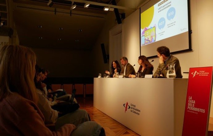 Presentación del Barómetro de la salud bucondental 2025 en el Col·legi de Periodistes, en Barcelona
