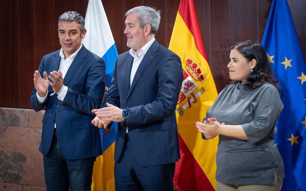El consejero de Agricultura, Ganadería y Pesca del Gobierno de Canarias, Narvay Quintero, el presidente de Canarias, Fernando Clavijo, y la presidenta de la Fecam, Mari Brito, en la presentación de la estrategia 'Dinamiza Rural'