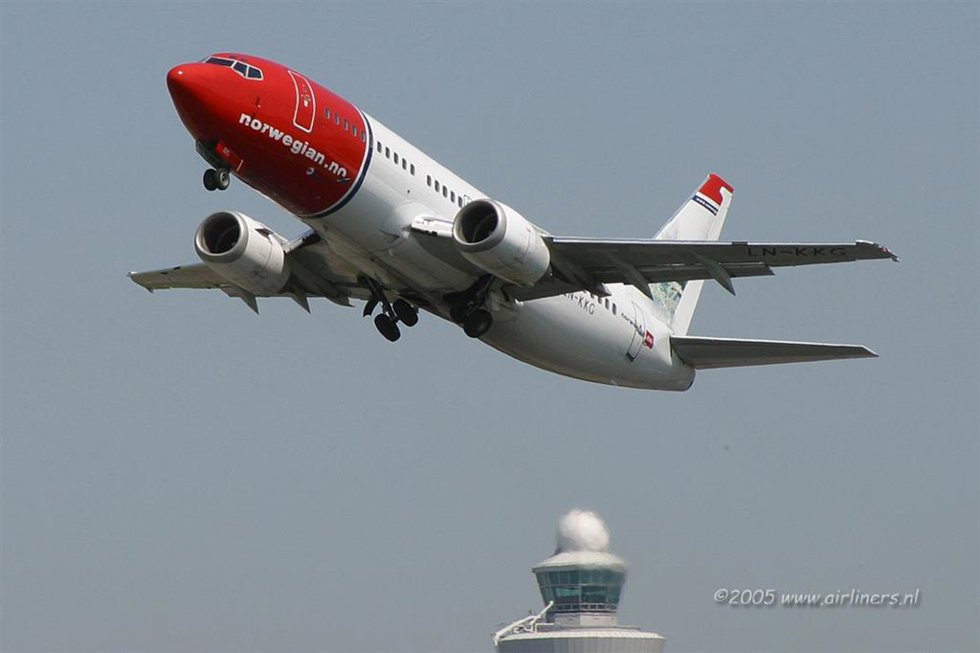 Archivo - Avión de Norwegian