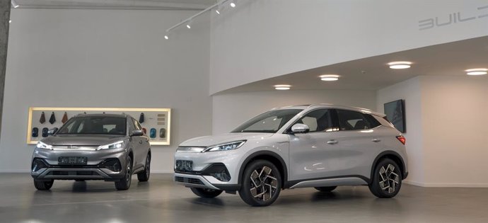 BYD aumenta su presencia al incorporar un acuerdo con hasta nueve grupo de concesionarios en España.
