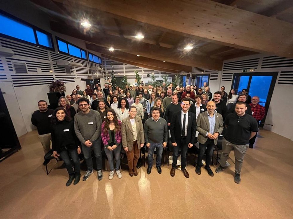 Representantes de las empresas durante el acto