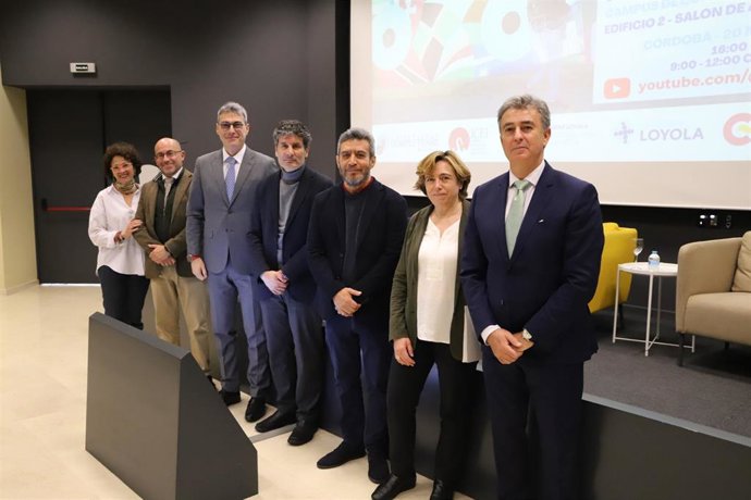 Participantes en el seminario internacional 'El papel de los actores internacionales en la defensa y promoción de la democracia en Centroamérica'.