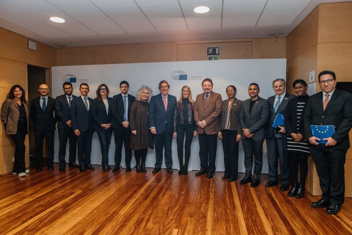 Encuentro del cuerpo consular de América Latina y el Caribe en Barcelona con el copresidente de la Asamblea Parlamentaria Euro-Latinoameticana (Eurolat) por parte del Parlamento Europeo, Gabriel Mato.