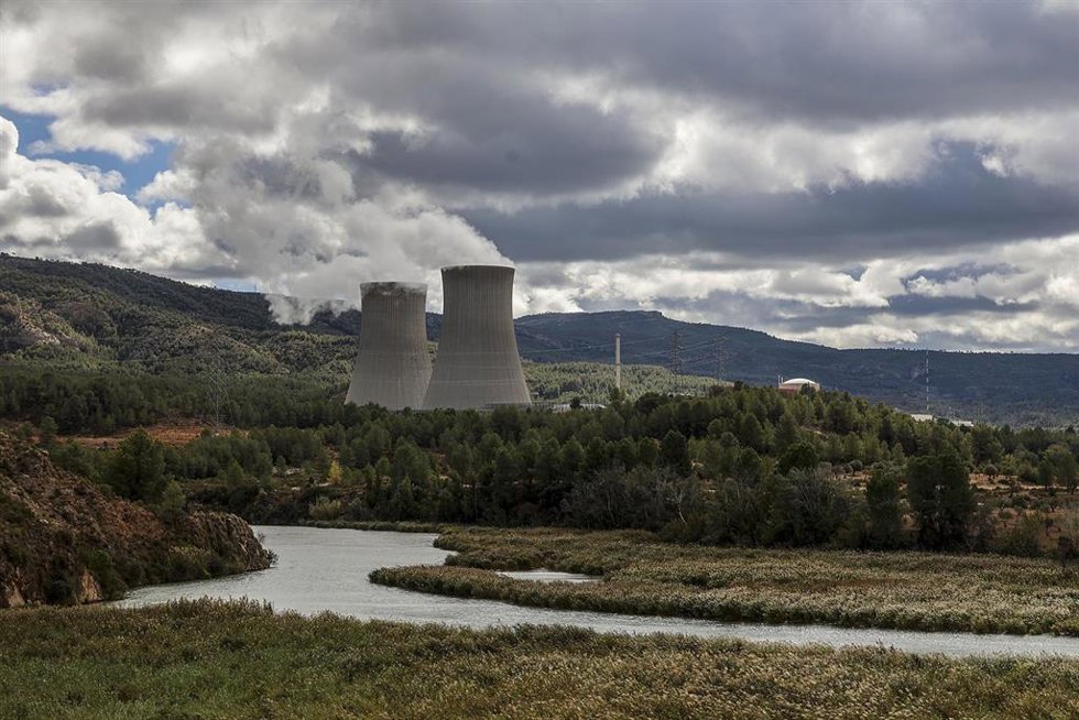 Archivo - La central nuclear de Cofrentes, a 17 de octubre de 2024, en Valencia, Comunidad Valenciana (España).