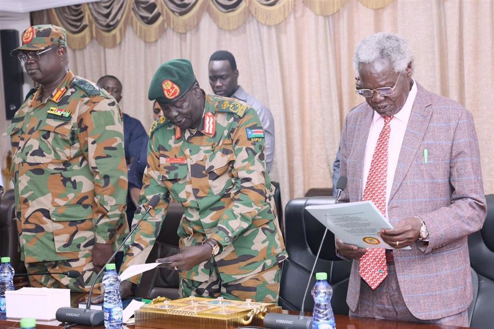 El general James Koang Chuol jura el cargo de gobernador de Nilo Alto (Sudán del Sur)