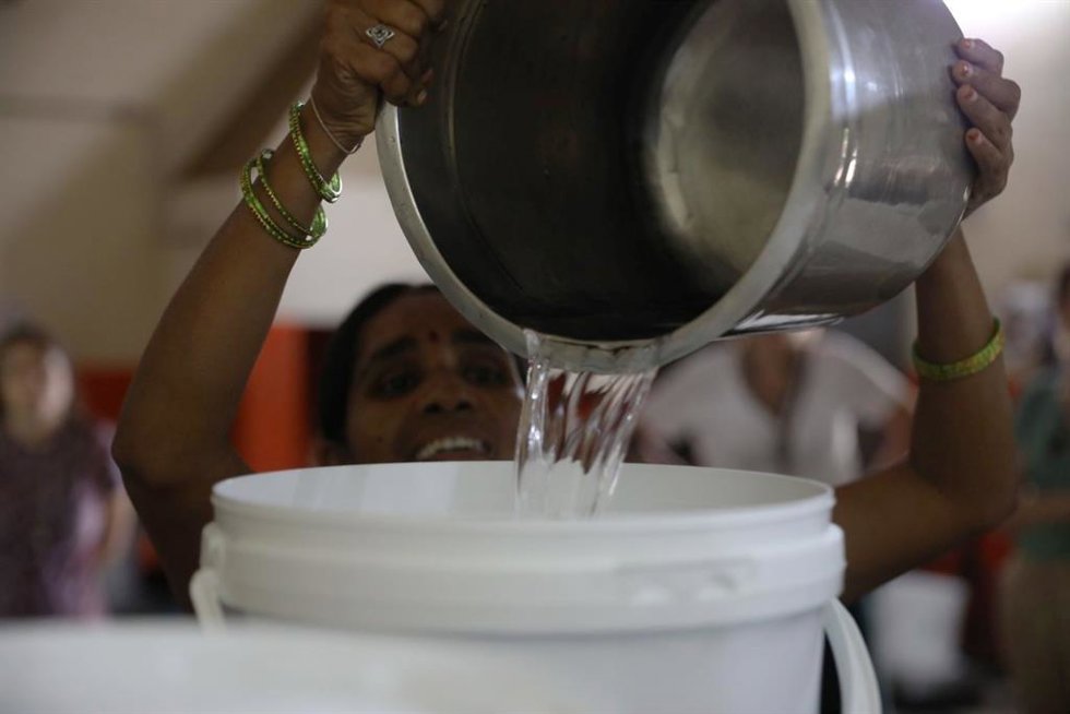 El CSIC aplica en un colegio de la India una tecnología sostenible para potabilizar el agua y mejorar la salud