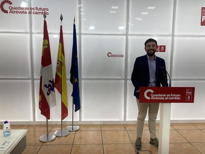 Francisco Díaz, durante la rueda de prensa de esta mañana.