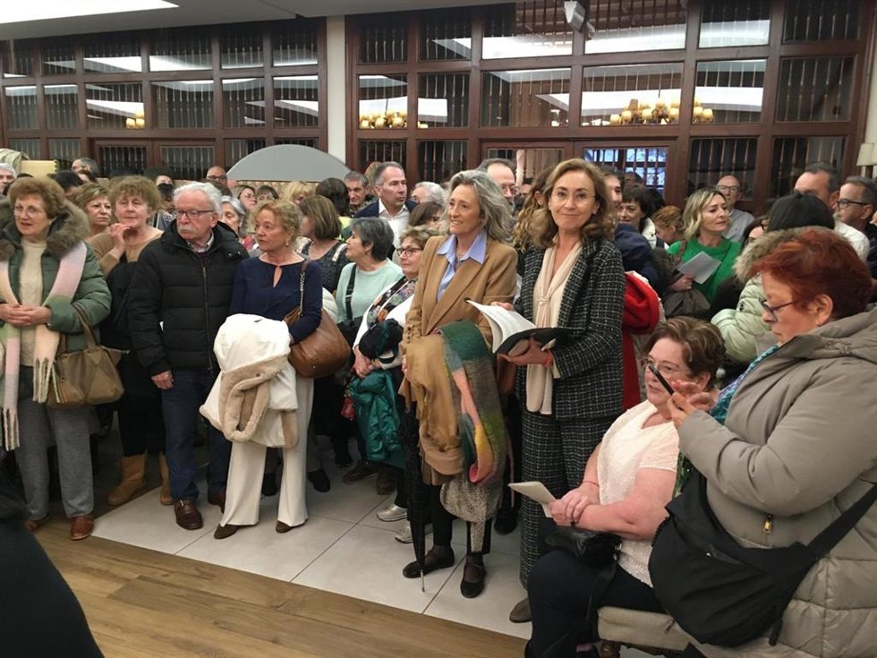 La consejera de Salud, María Martín, en la asamblea de la Plataforma SOS Hospital de Calahorra