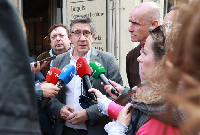 El portavoz del PSOE en el Congreso de los Diputados, Patxi López, este viernes, en Sevilla