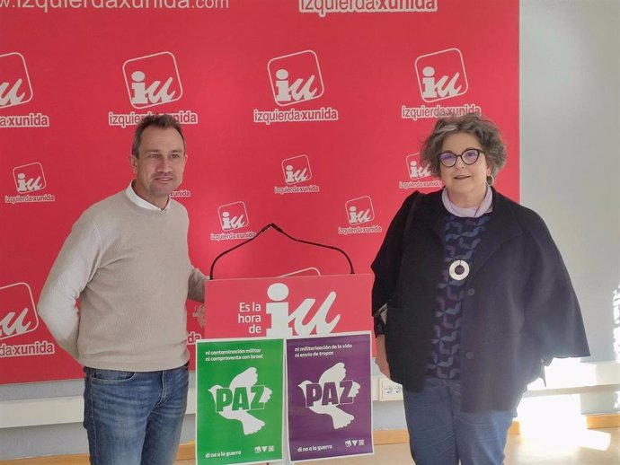 Ovidio Zapico y Ana Andrés en la sede de IU de Asturias