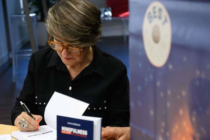 ¿IA o Inteligencia Humana? El futuro del liderazgo en la era de la reprogramación emocional