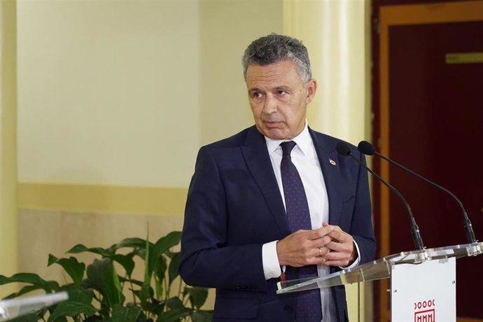 Archivo - El alcalde de Logroño, Conrado Escobar.