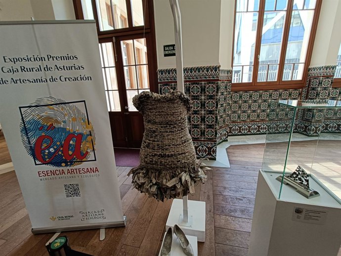 Exposición de Esencia Artesana 2025, antigua Escuela de Comercio de Gijón.