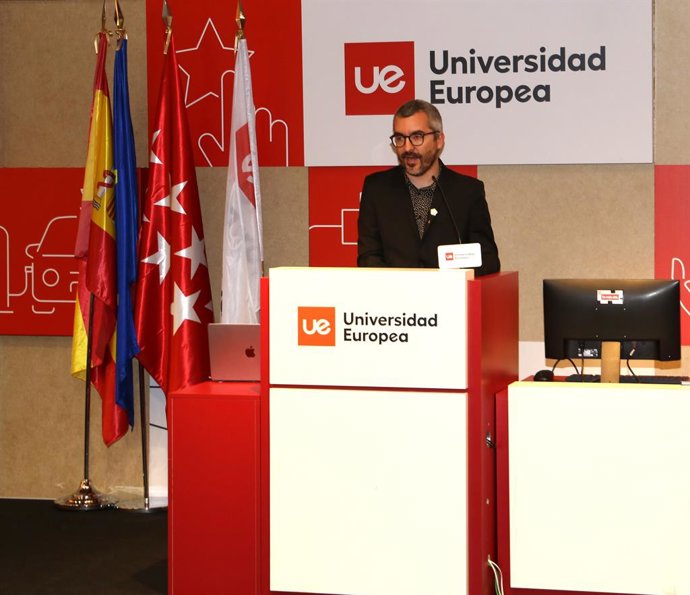 Padilla aponta para a necessidade de os pacientes participarem da pesquisa em saúde desde o início.