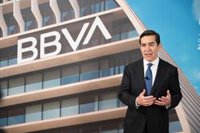 BBVA defiende ante sus accionistas que la unión con Sabadell implicaría incrementos futuros del dividendo