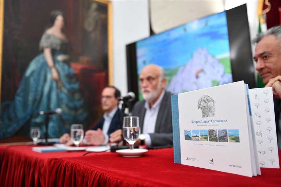 Presentación del libro 'Pinsapos, atunes y camaleones. Tesoros naturales de la provincia de Cádiz', de la Diputación de Cádiz