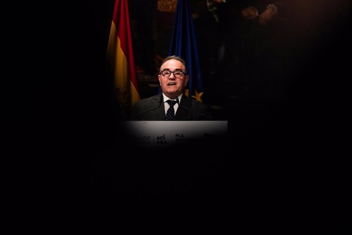 El vicepresidente segundo y conseller para la Recuperación Económica y Social, Francisco José Gan Pampols, interviene durante la presentación del informe de Diagnóstico del Plan de Recuperación Económica y Social, en el Palau de la Generalitat
