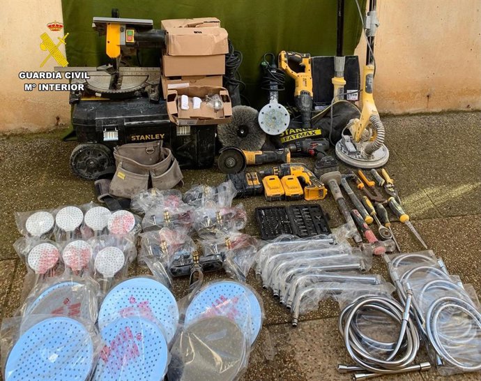 Material recuperado por la Guardia Civil.