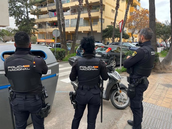 Agentes de la Policía Nacional en Ibiza.