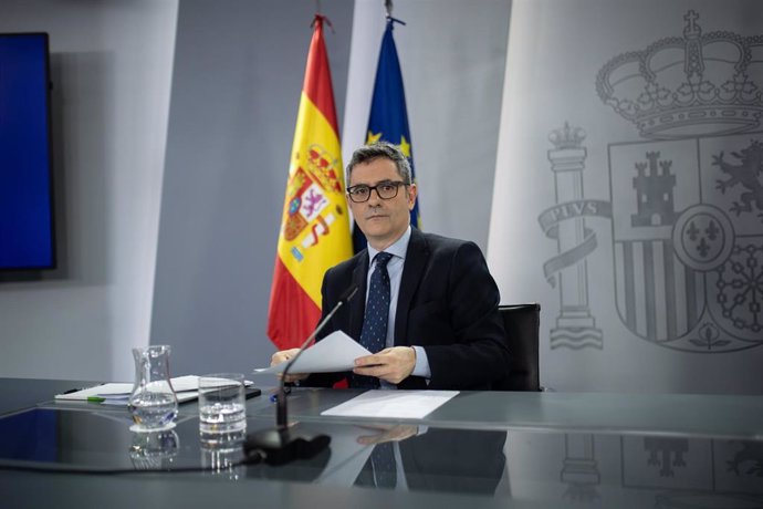 Archivo - El ministro de la Presidencia, Justicia y Relaciones con las Cortes, Félix Bolaños, durante una rueda de prensa tras el Consejo de Ministros.