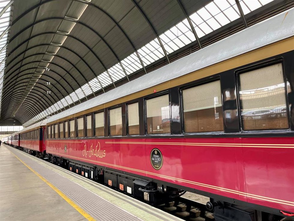 El Tren 'Al Ándalus' inicia la temporada este domingo, 23 de marzo, desde Sevilla rumbo a Granada.