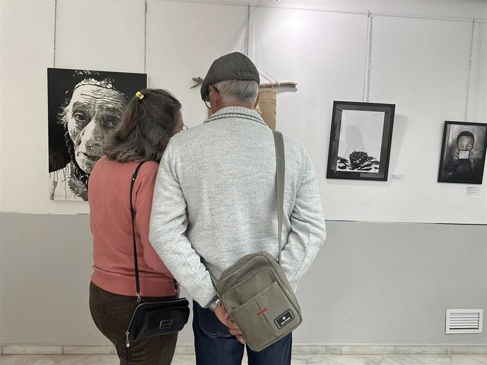 Exposición de artistas contra el racismo.