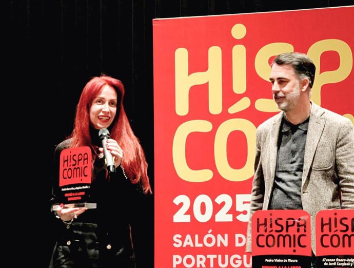 La profesora de la UV Noelia Ibarra recibe el Premio Hispacómic por su labor divulgativa
