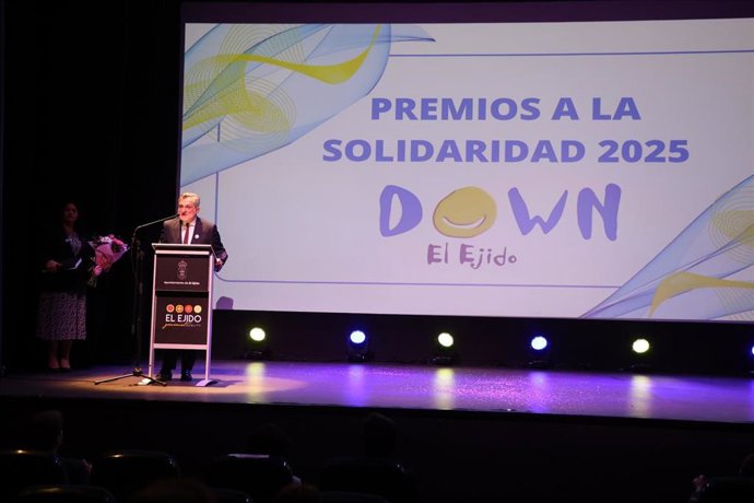 Gala de la asociación Down El Ejido en el Teatro Municipal de El Ejido (Almería).