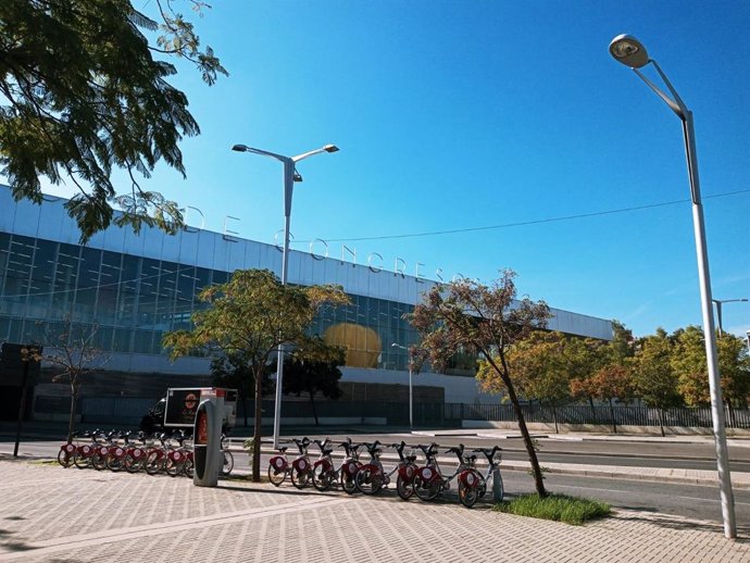 Archivo - Exterior del Palacio de Exposiciones y Congresos de Sevilla (Fibes).