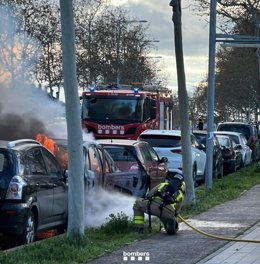 Imagen del vehículo incendiado