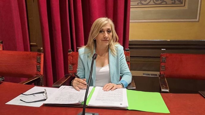 La portavoz de VOX en el Ayuntamiento de Barbastro, Ana Barón.